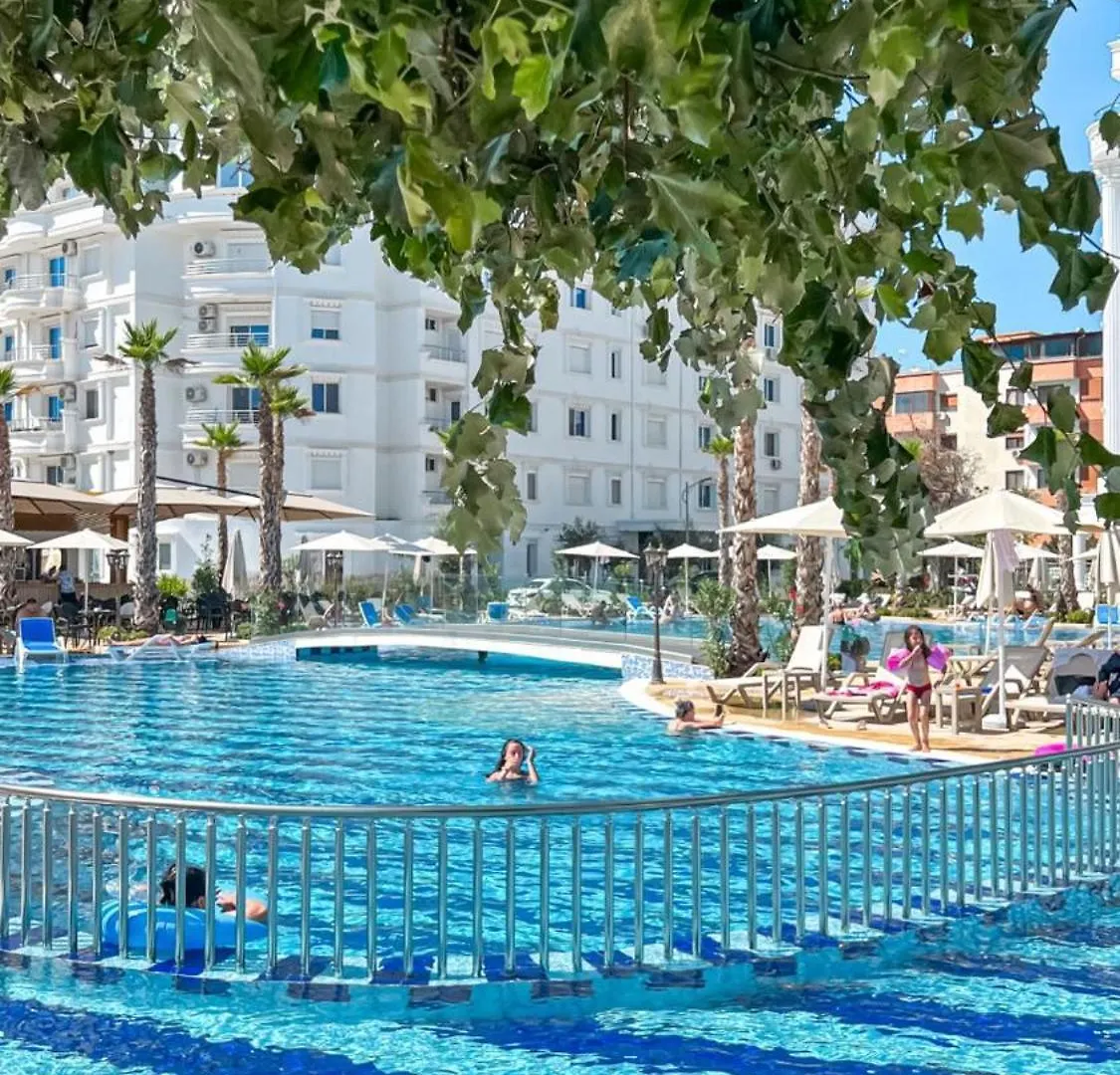 Fafa Aqua Blue Hotel Golem  Albánia