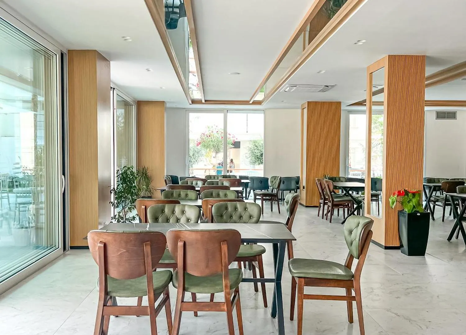 Fafa Aqua Blue Hotel Golem  Albania
